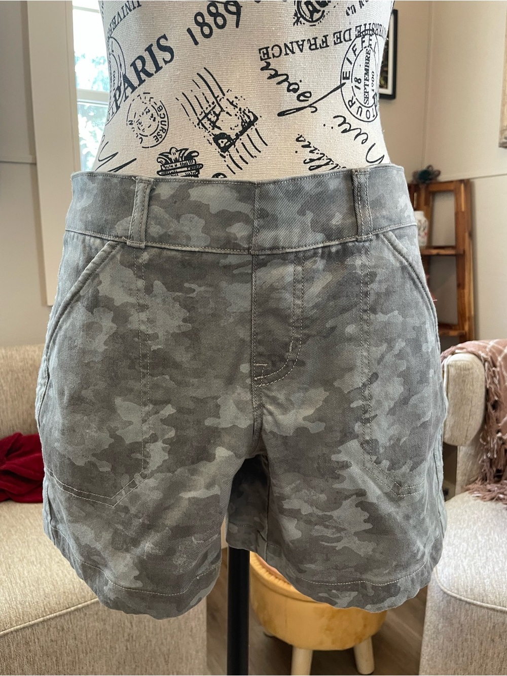 SPANX Gray Camo Pull-On Jean Shorts